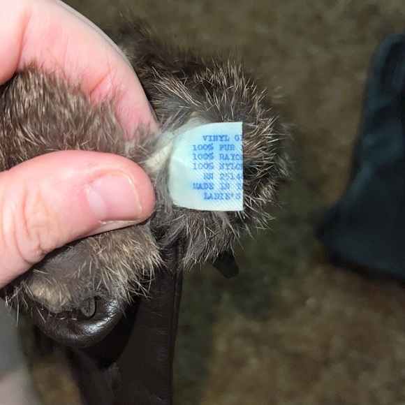 Vintage brown vinyl rabbit fur lined gloves - Picture 6 of 8